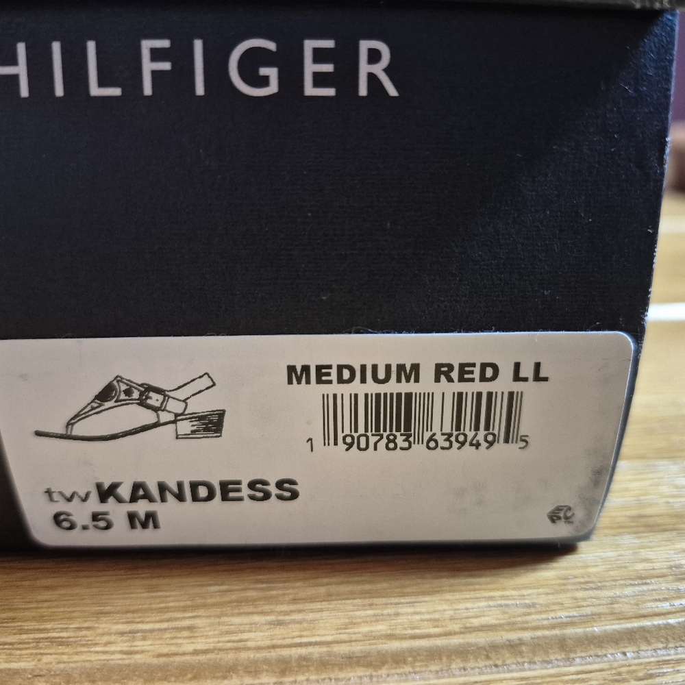 Tommy‎ Hilfiger "Kandess" Block-Heel Thong Sandals - Size 6.5 - Picture 6 of 6